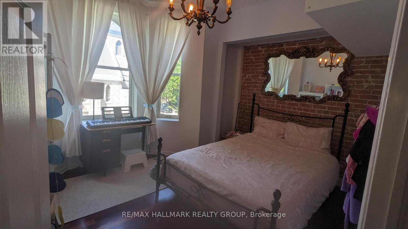 1 - 509 King Edward Avenue, Ottawa, ON - Indoor Photo Showing Bedroom
