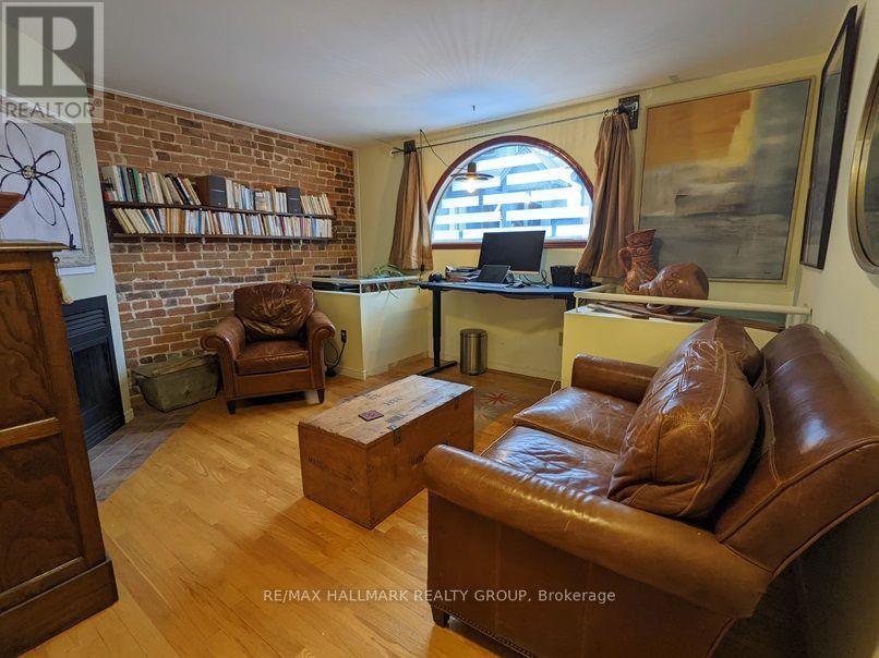 1 - 509 King Edward Avenue, Ottawa, ON - Indoor
