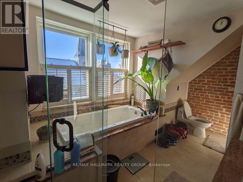 1 - 509 King Edward Avenue, Ottawa, ON - Indoor Photo Showing Bathroom