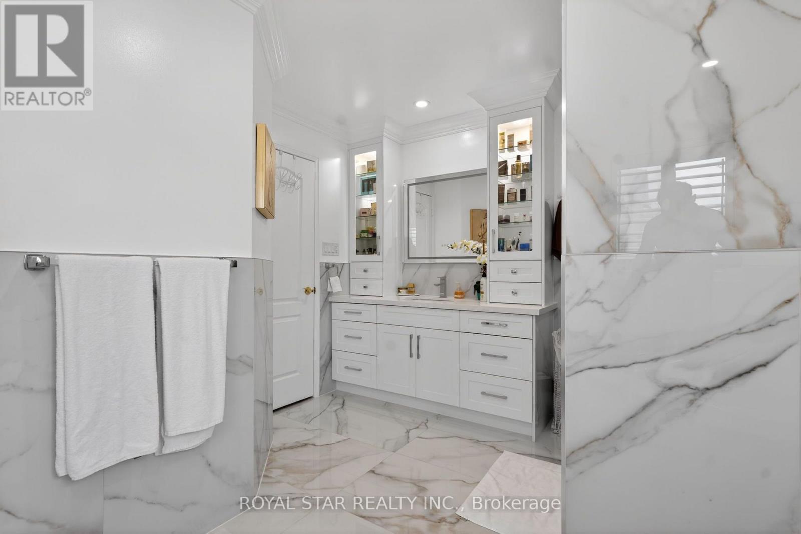 3841 Edgecliffe Run, Mississauga, ON - Indoor Photo Showing Bathroom