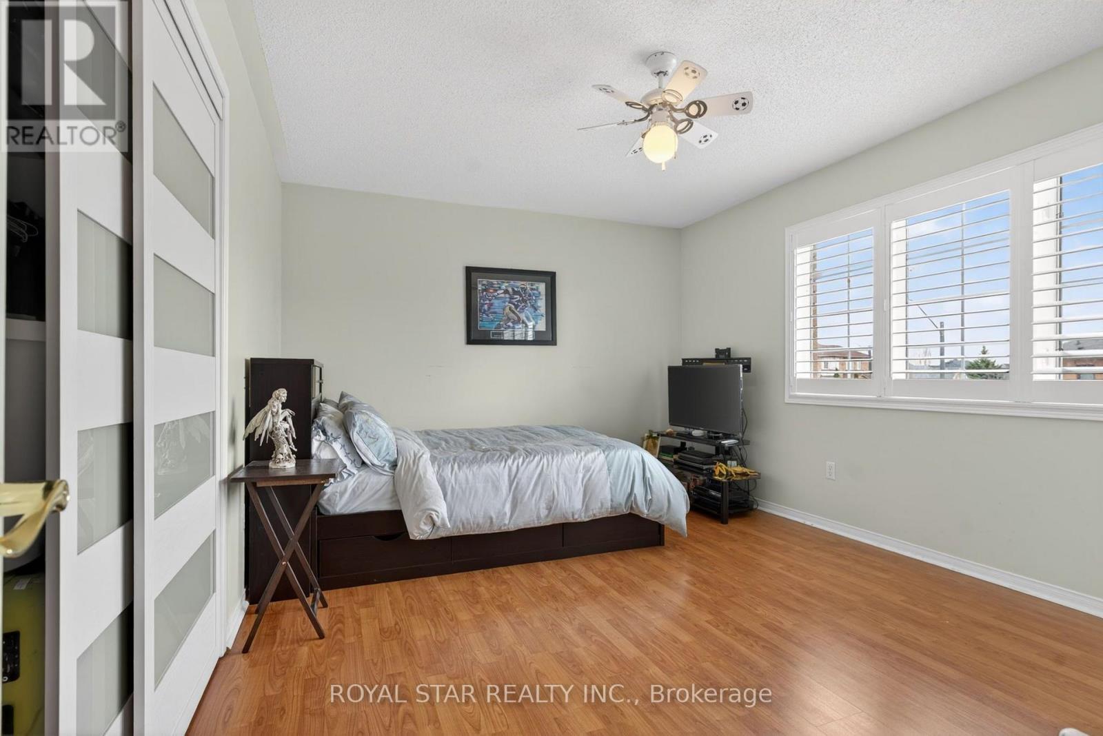 3841 Edgecliffe Run, Mississauga, ON - Indoor Photo Showing Bedroom
