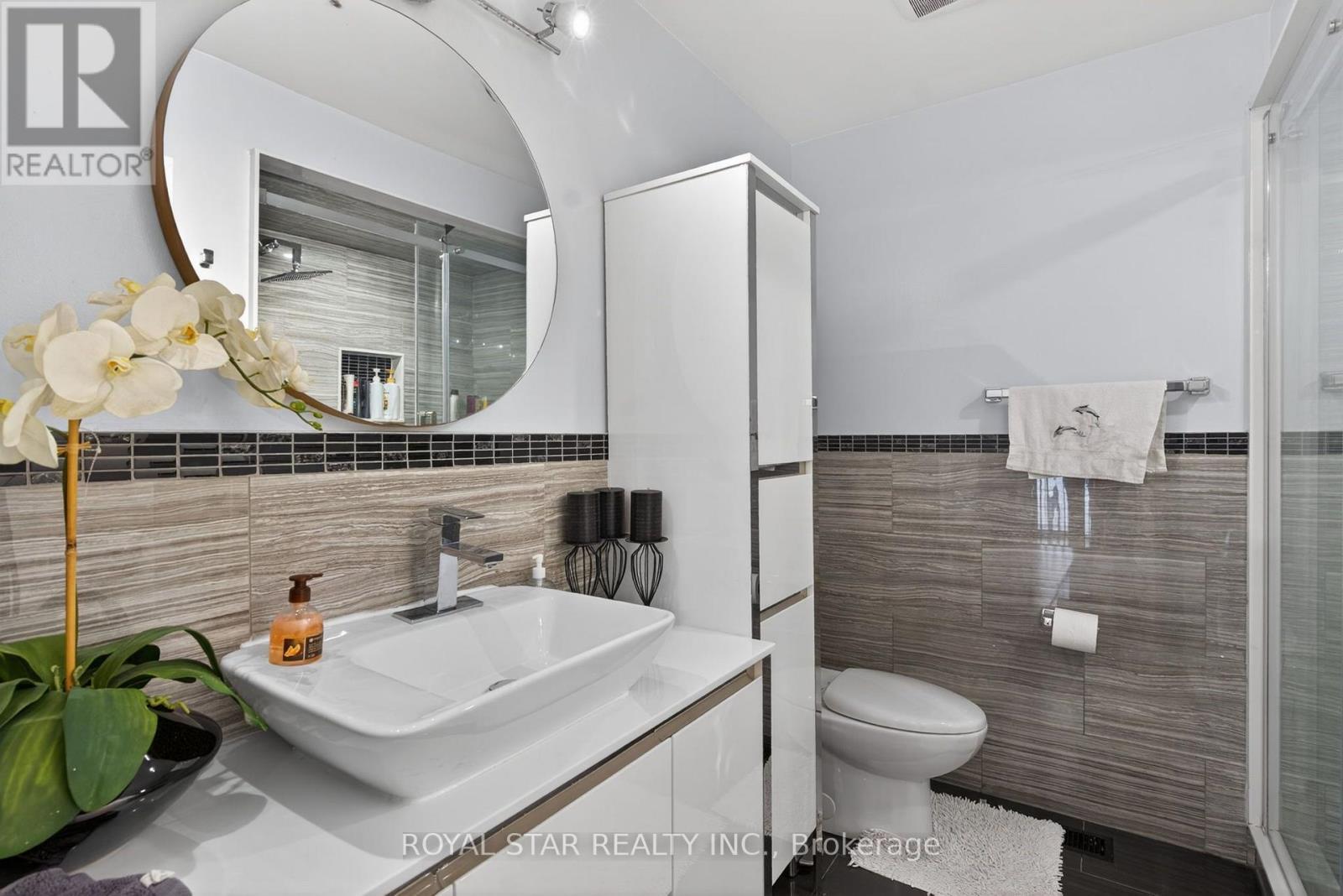 3841 Edgecliffe Run, Mississauga, ON - Indoor Photo Showing Bathroom