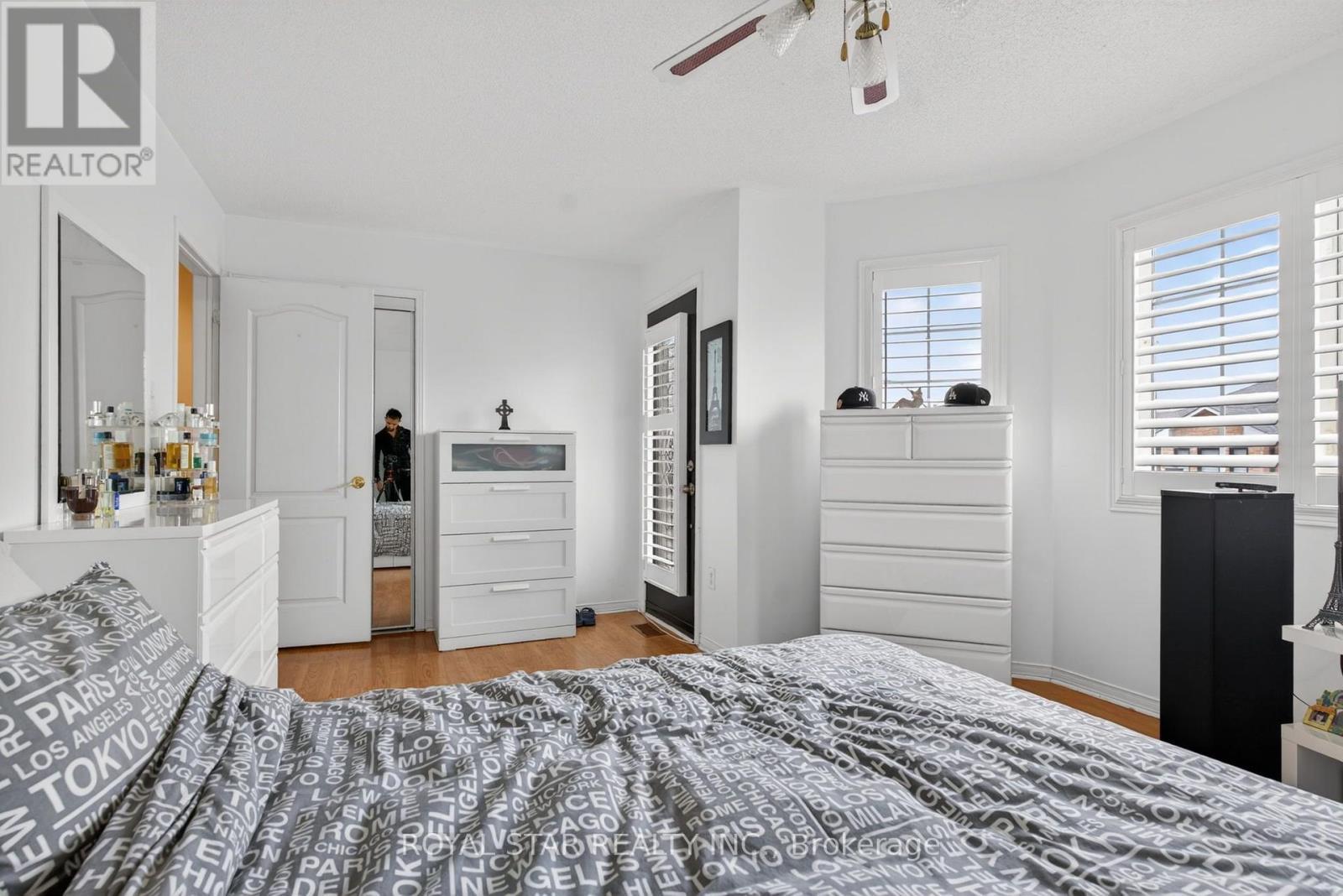 3841 Edgecliffe Run, Mississauga, ON - Indoor Photo Showing Bedroom