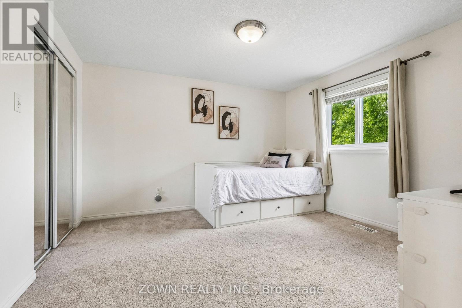 60 Marl Meadow Drive, Kitchener, ON - Indoor Photo Showing Bedroom