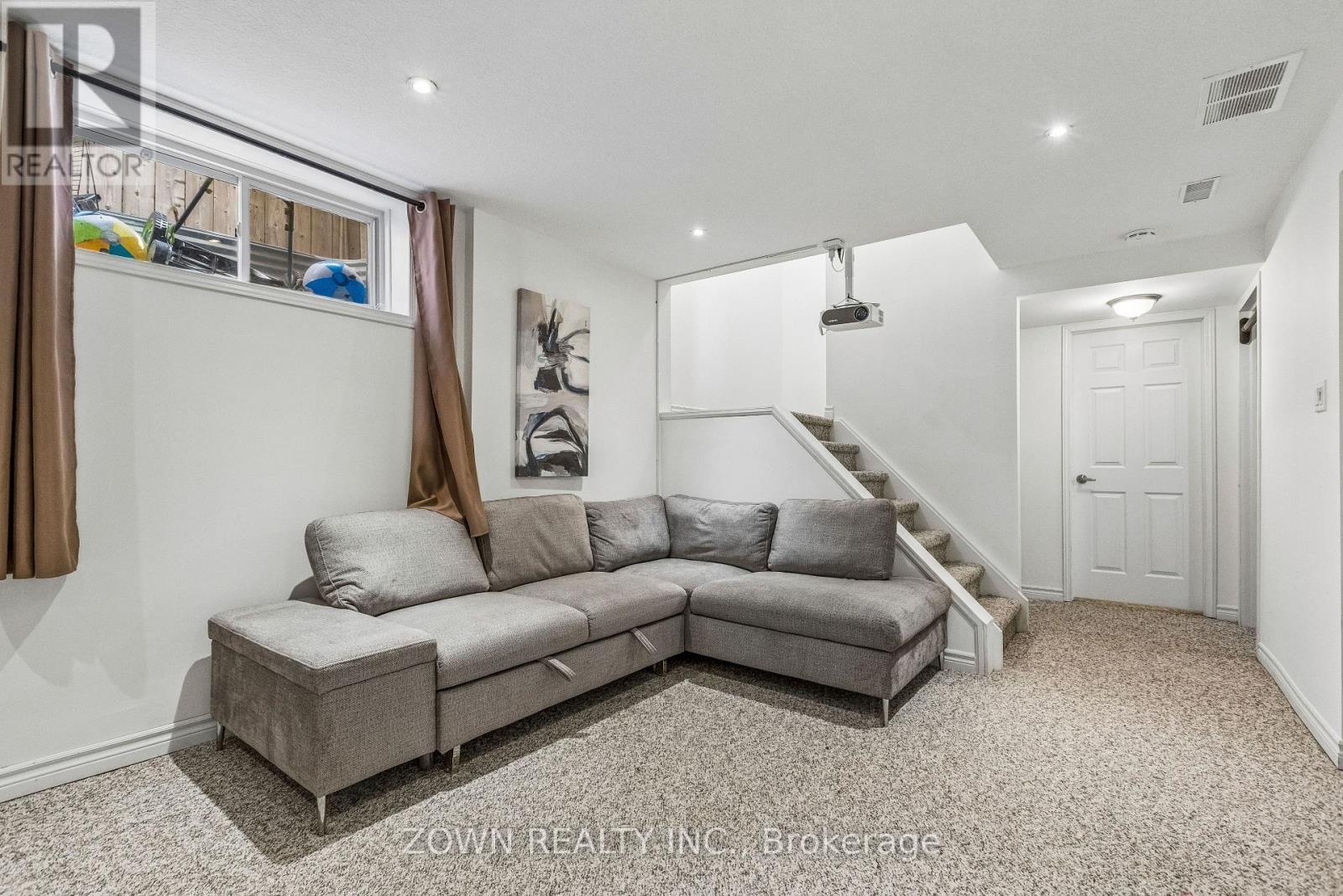 60 Marl Meadow Drive, Kitchener, ON - Indoor Photo Showing Living Room
