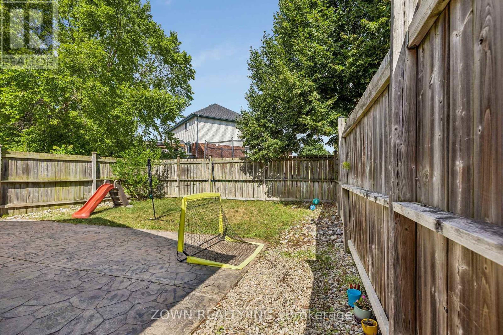 60 Marl Meadow Drive, Kitchener, ON - Outdoor