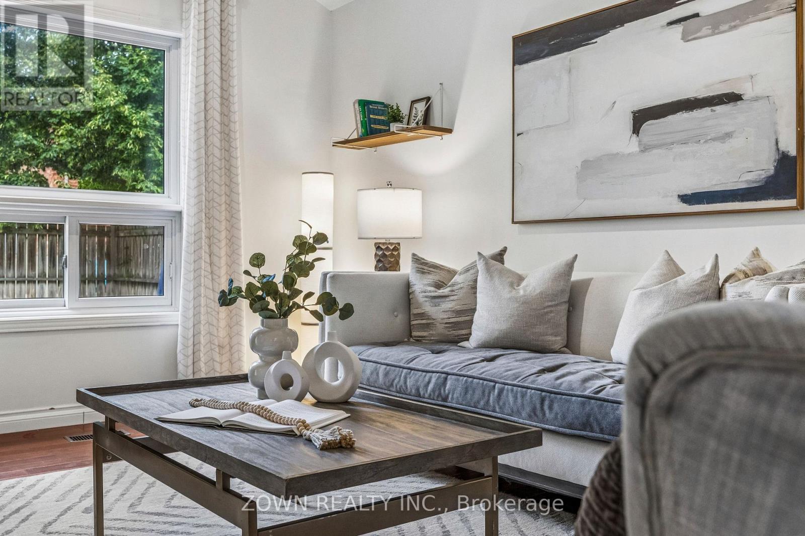 60 Marl Meadow Drive, Kitchener, ON - Indoor Photo Showing Living Room