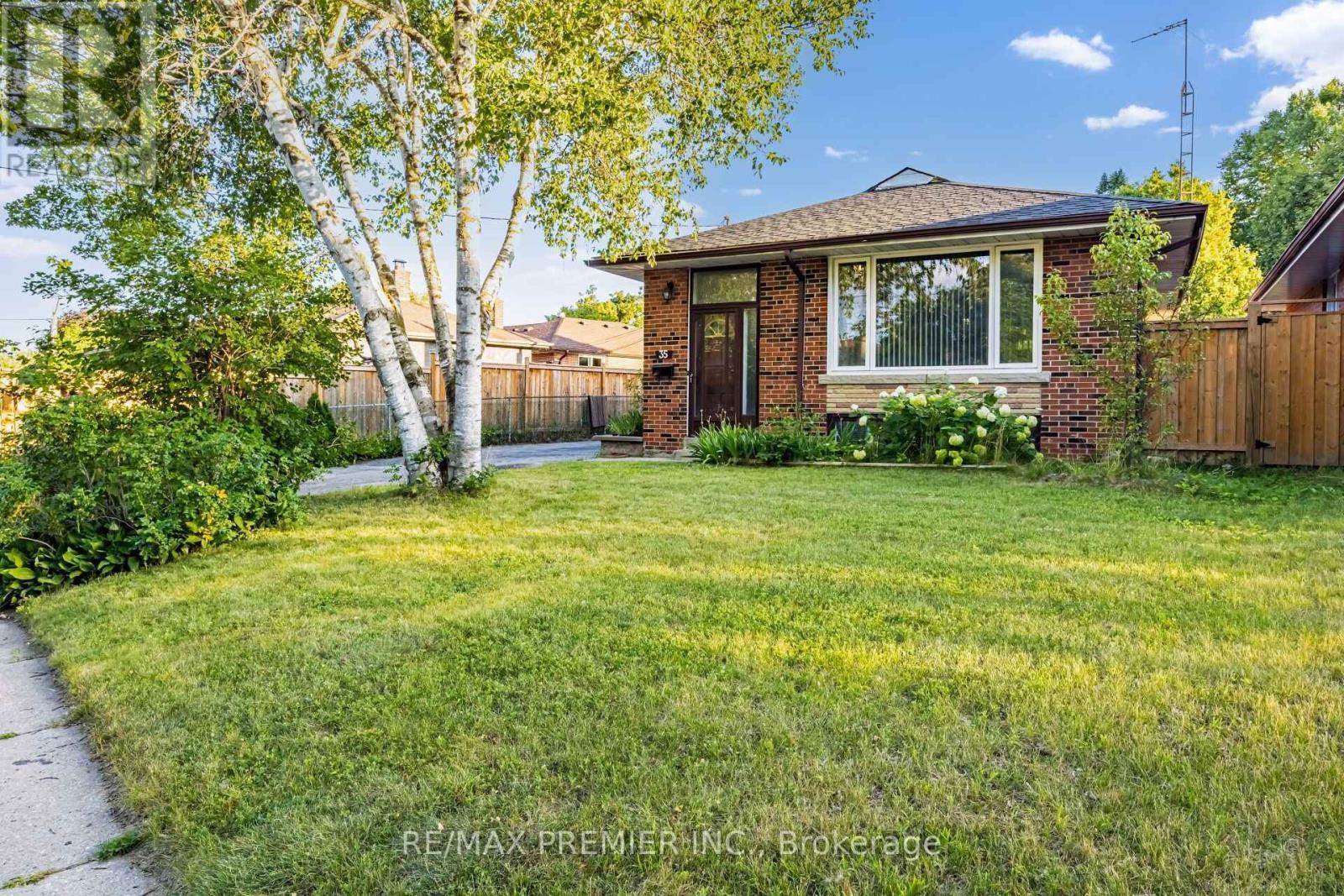 35 Barkwin Drive, Toronto, ON - Outdoor
