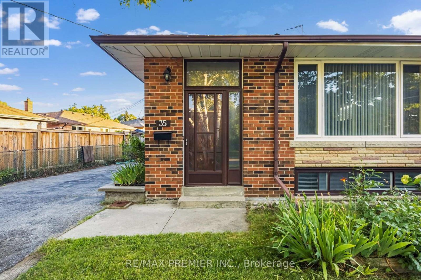 35 Barkwin Drive, Toronto, ON - Outdoor