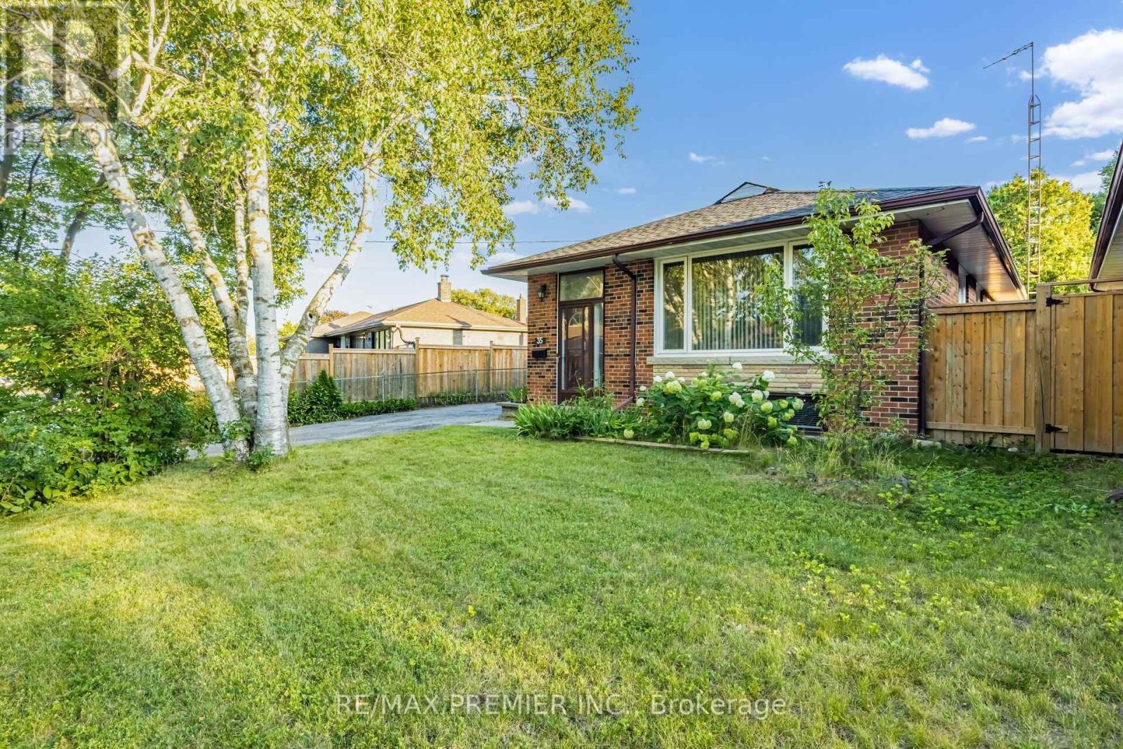 35 Barkwin Drive, Toronto, ON - Outdoor