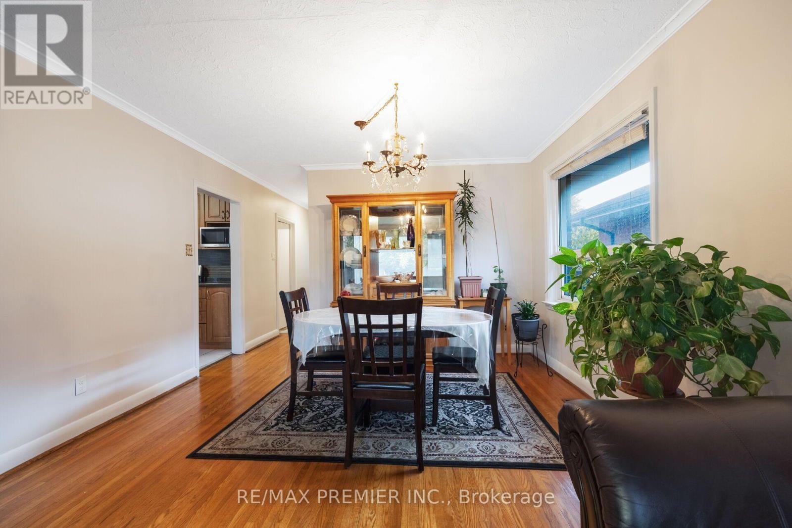 35 Barkwin Drive, Toronto, ON - Indoor Photo Showing Dining Room
