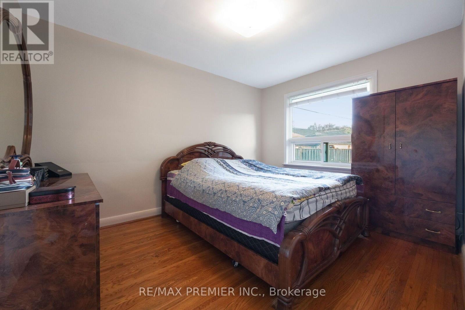 35 Barkwin Drive, Toronto, ON - Indoor Photo Showing Bedroom
