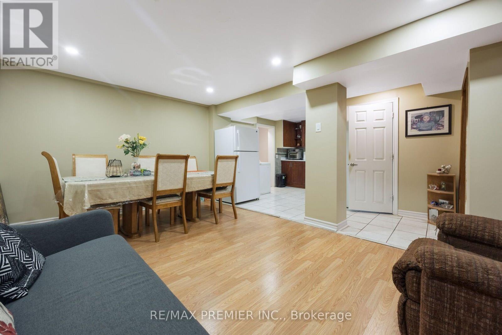 35 Barkwin Drive, Toronto, ON - Indoor