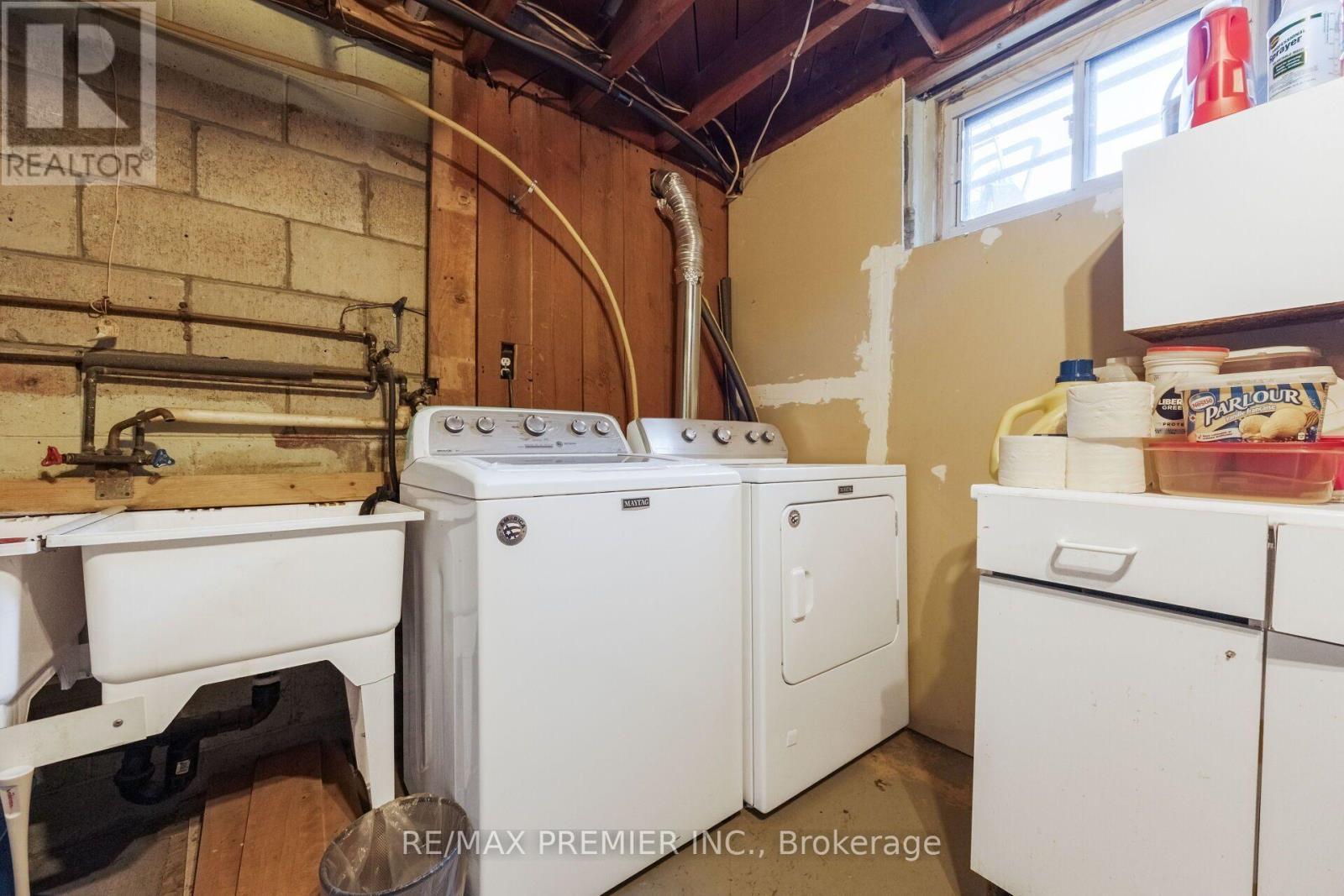 35 Barkwin Drive, Toronto, ON - Indoor Photo Showing Laundry Room