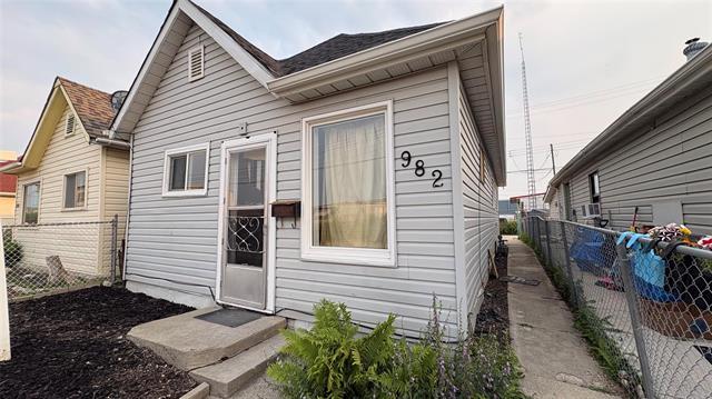 982 Alexander Ave, Winnipeg, MB - Outdoor