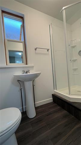 982 Alexander Ave, Winnipeg, MB - Indoor Photo Showing Bathroom