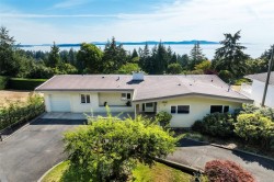 5175 Polson Terr Saanich, BC V8Y 2C5
