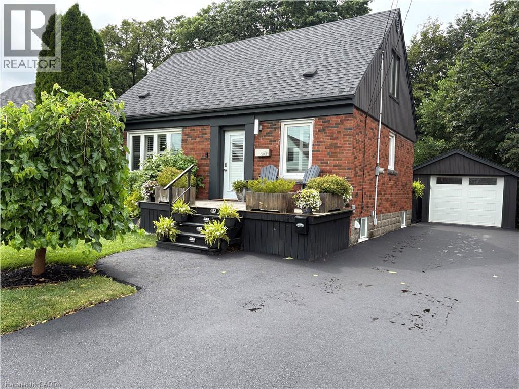60 Galbraith Drive, Hamilton, ON - Outdoor