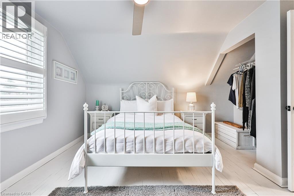 60 Galbraith Drive, Hamilton, ON - Indoor Photo Showing Bedroom