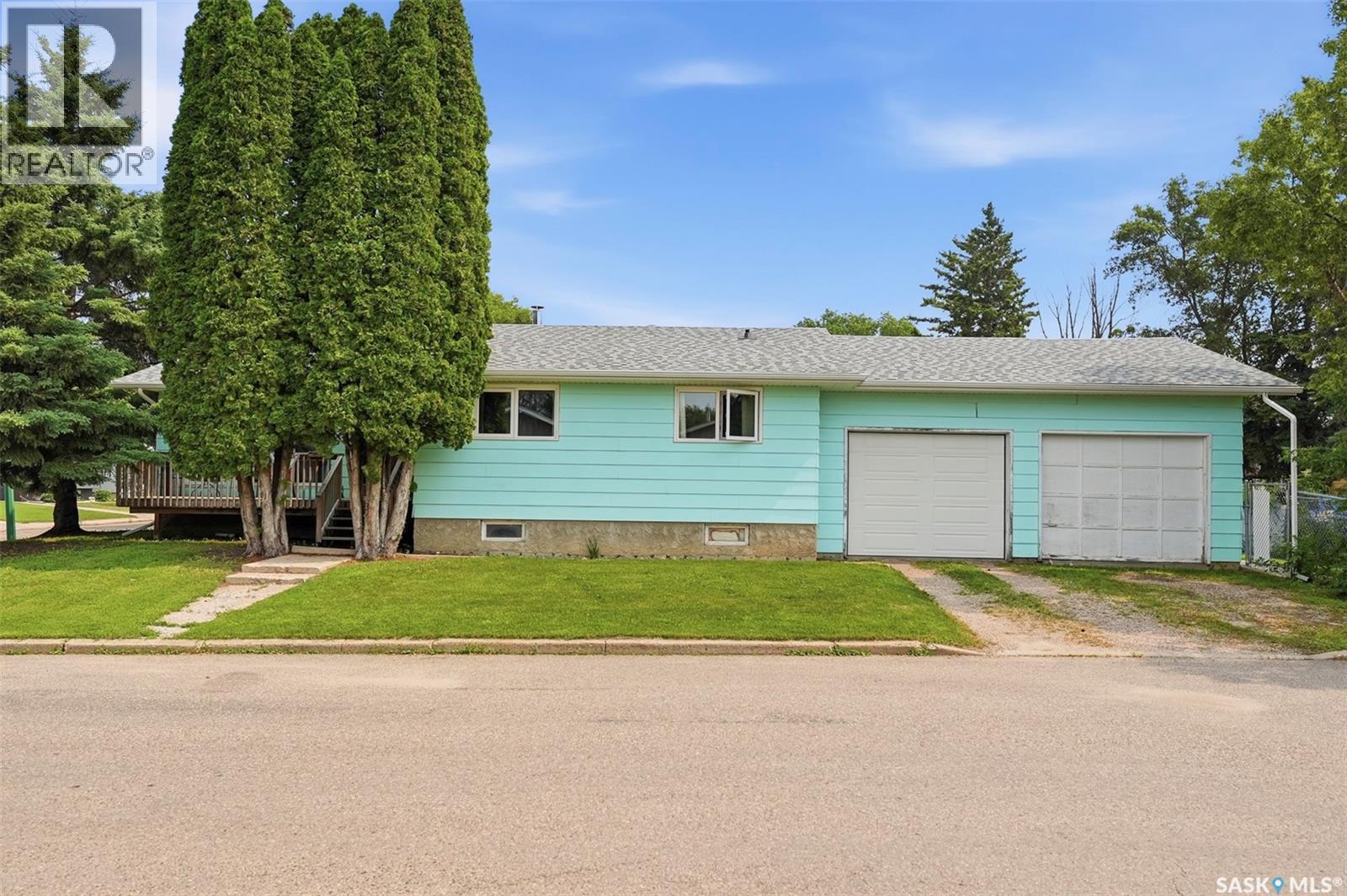 29 Macdowall Crescent, Prince Albert, SK - Outdoor