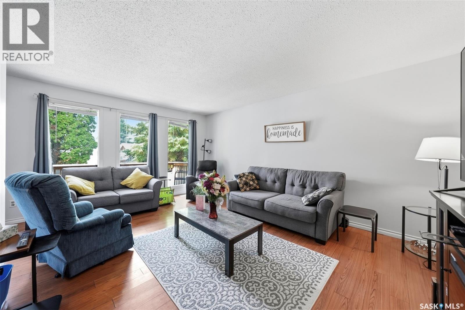 29 Macdowall Crescent, Prince Albert, SK - Indoor Photo Showing Living Room