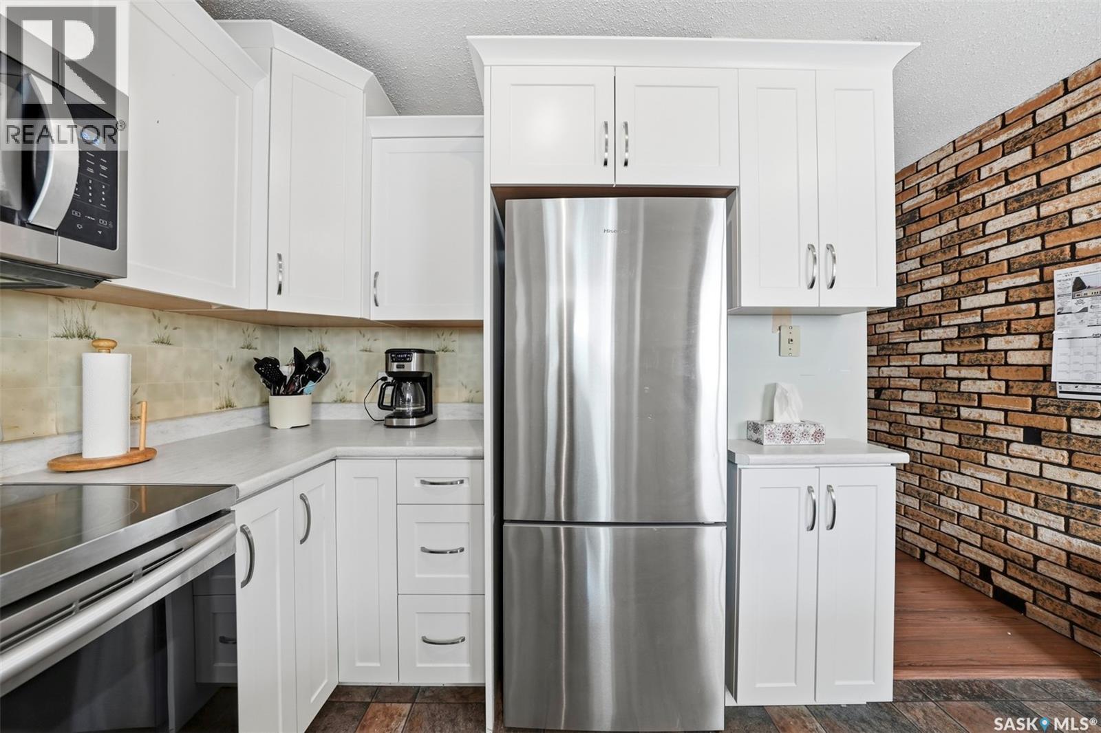 29 Macdowall Crescent, Prince Albert, SK - Indoor Photo Showing Kitchen With Stainless Steel Kitchen