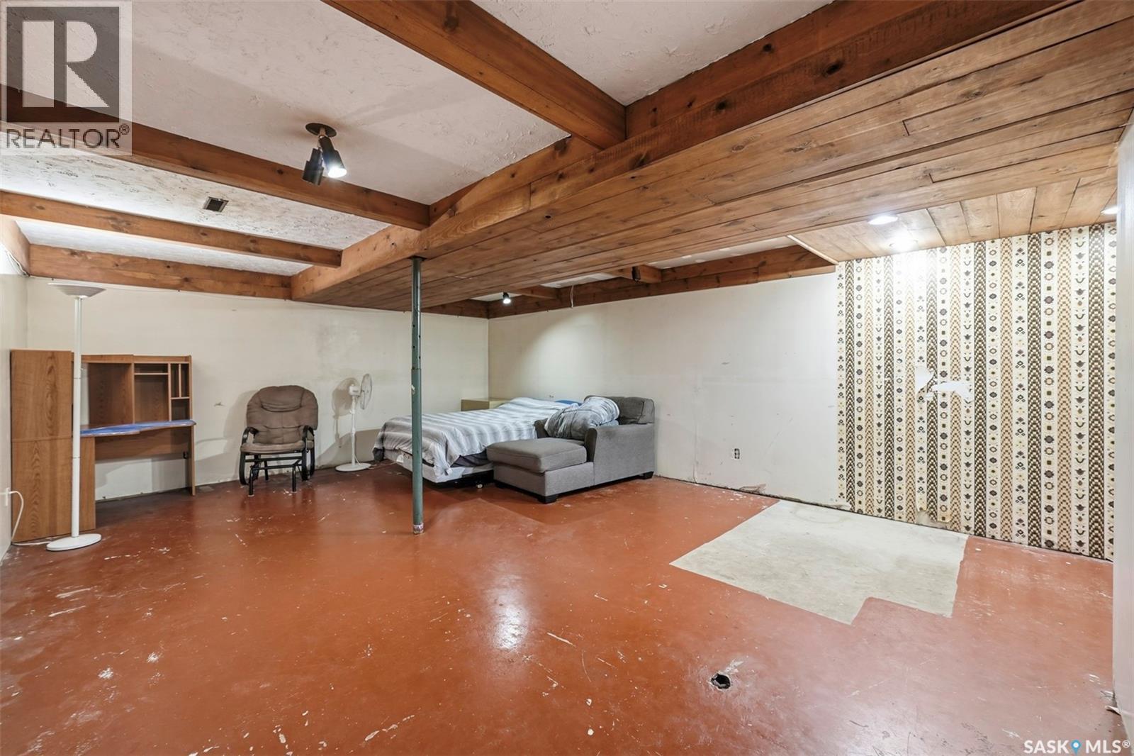 29 Macdowall Crescent, Prince Albert, SK - Indoor