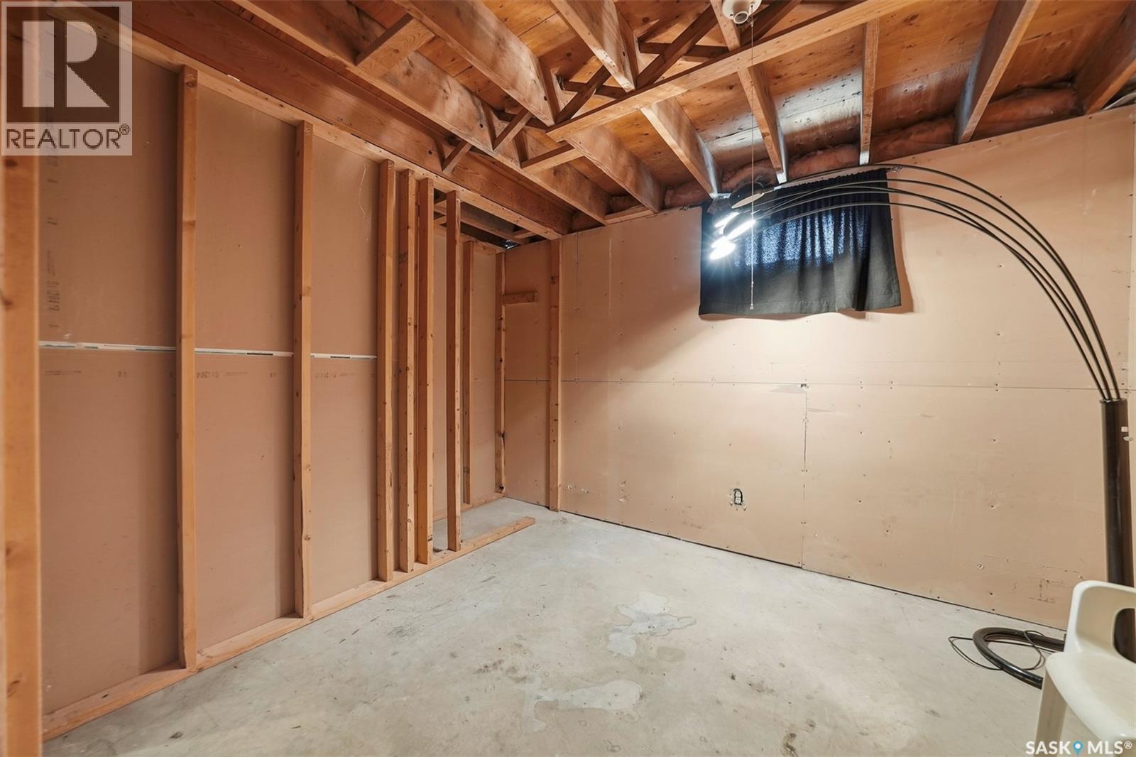 29 Macdowall Crescent, Prince Albert, SK - Indoor