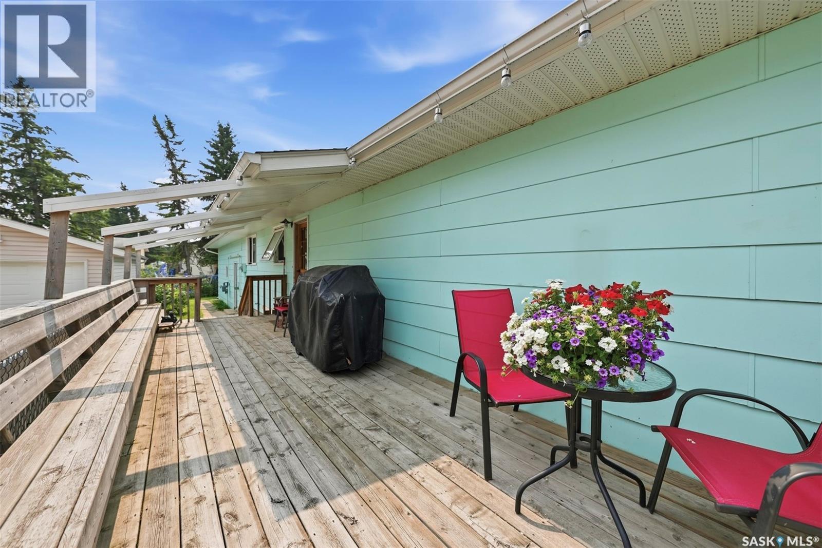29 Macdowall Crescent, Prince Albert, SK - Outdoor With Deck Patio Veranda With Exterior