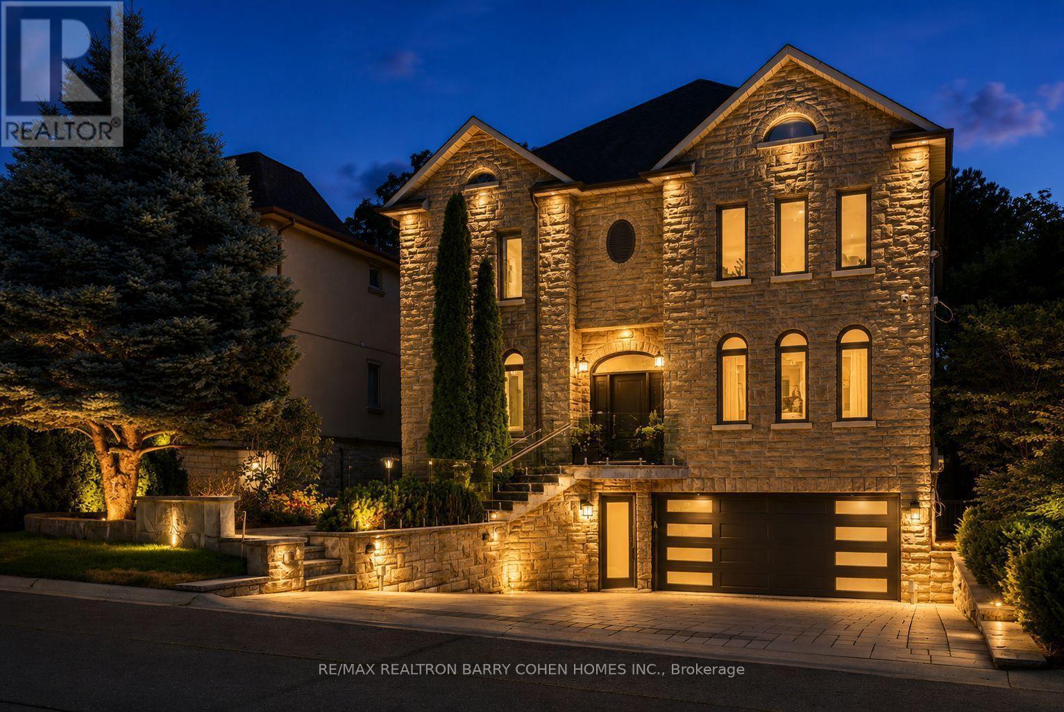 33 Munro Boulevard, Toronto, ON - Outdoor