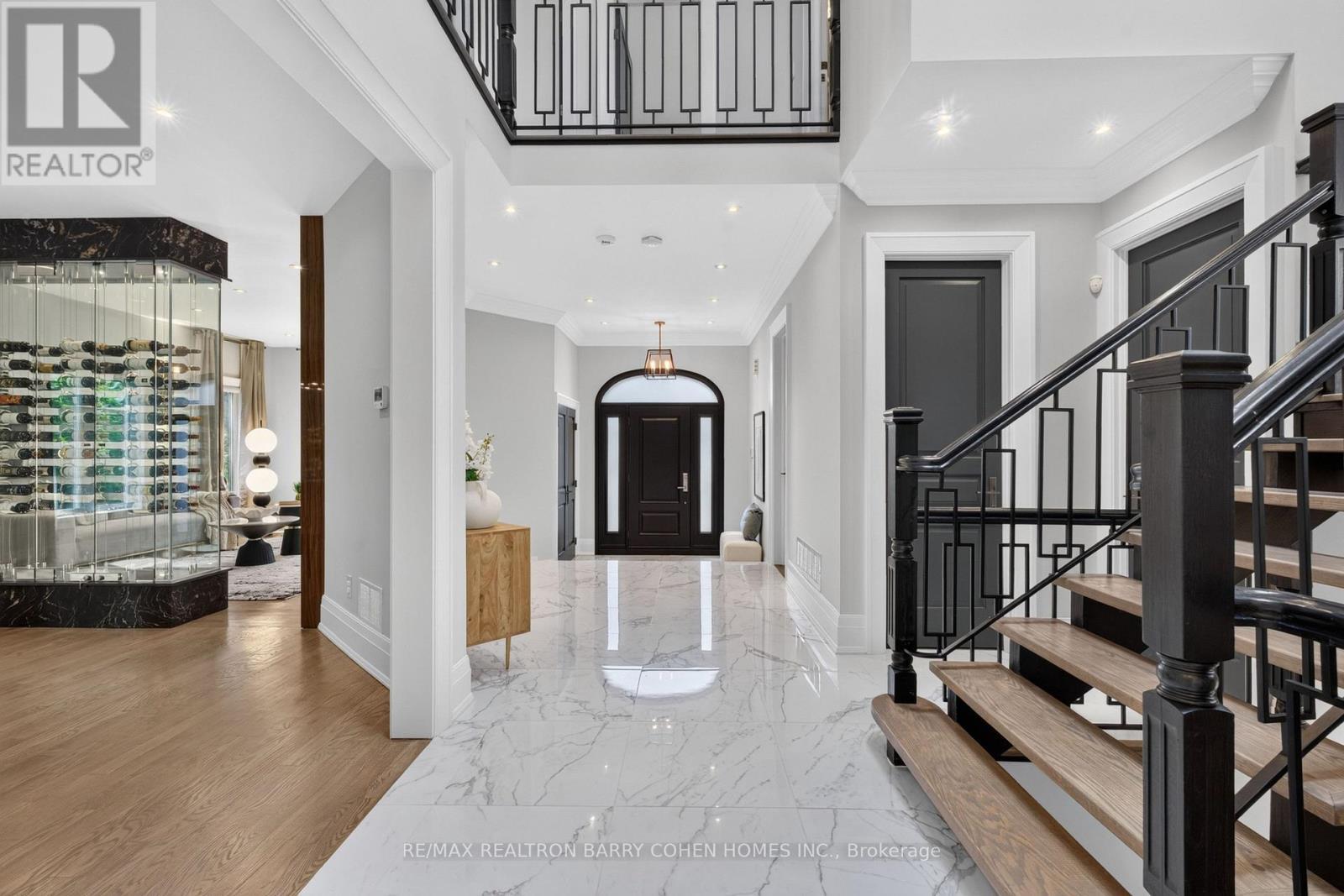 33 Munro Boulevard, Toronto, ON - Indoor Photo Showing Other Room