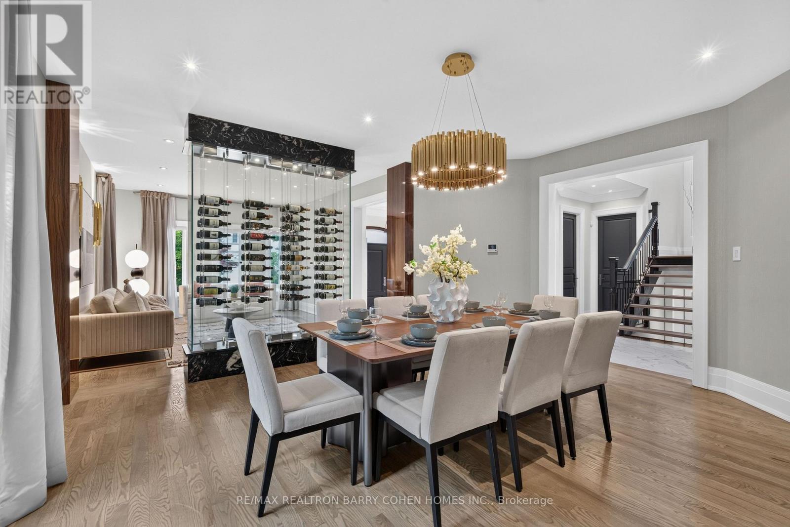 33 Munro Boulevard, Toronto, ON - Indoor Photo Showing Dining Room