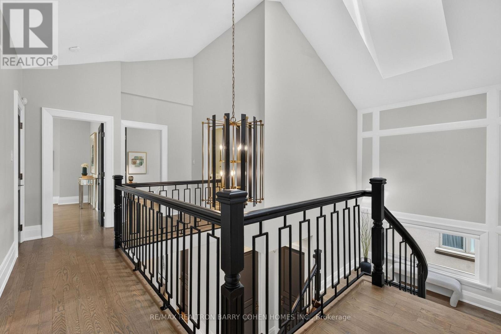 33 Munro Boulevard, Toronto, ON - Indoor Photo Showing Other Room