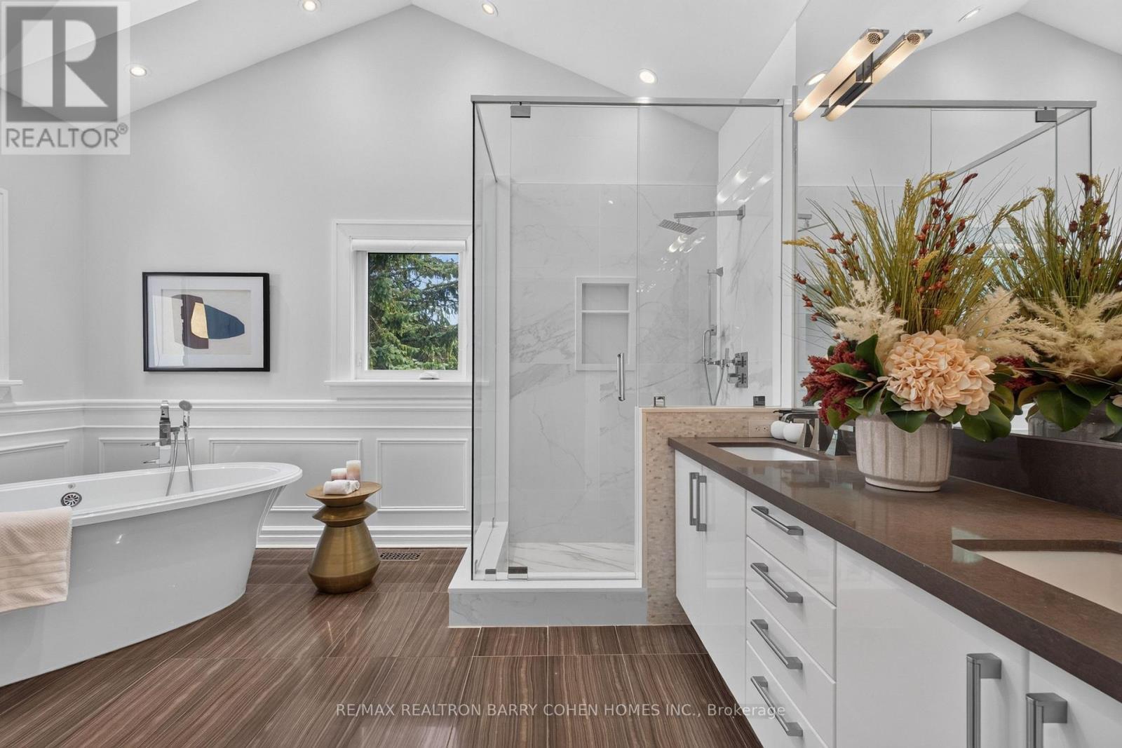 33 Munro Boulevard, Toronto, ON - Indoor Photo Showing Bathroom