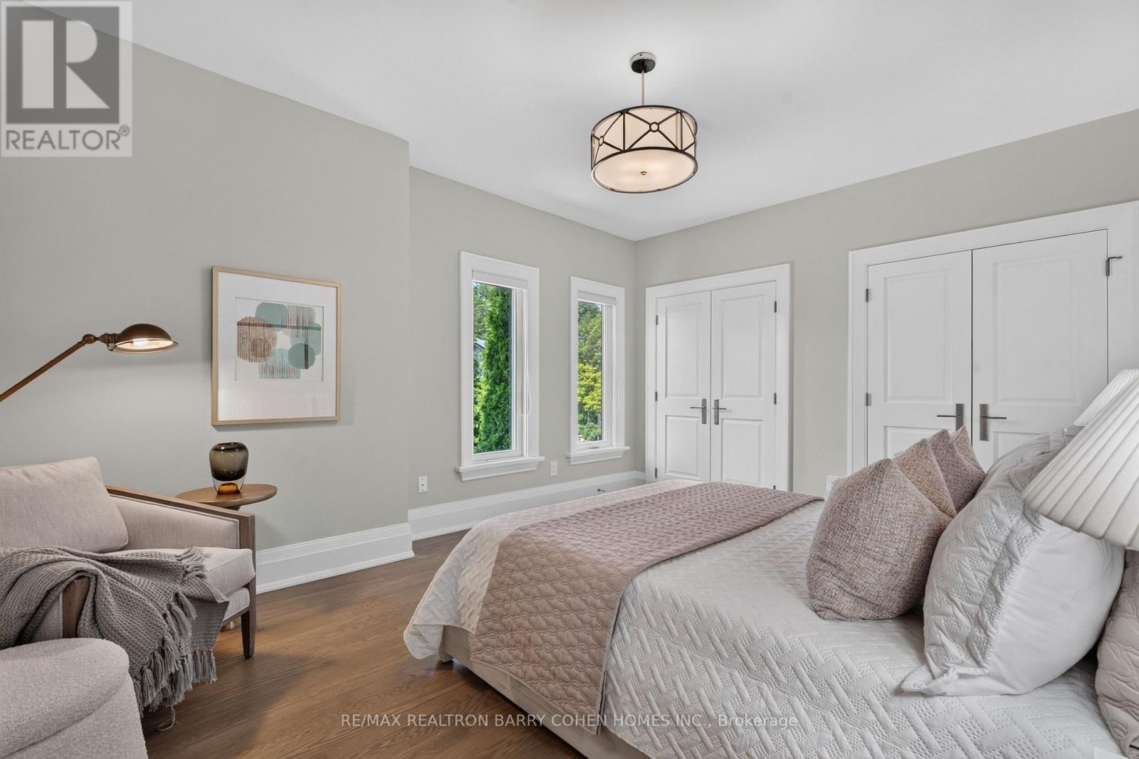 33 Munro Boulevard, Toronto, ON - Indoor Photo Showing Bedroom