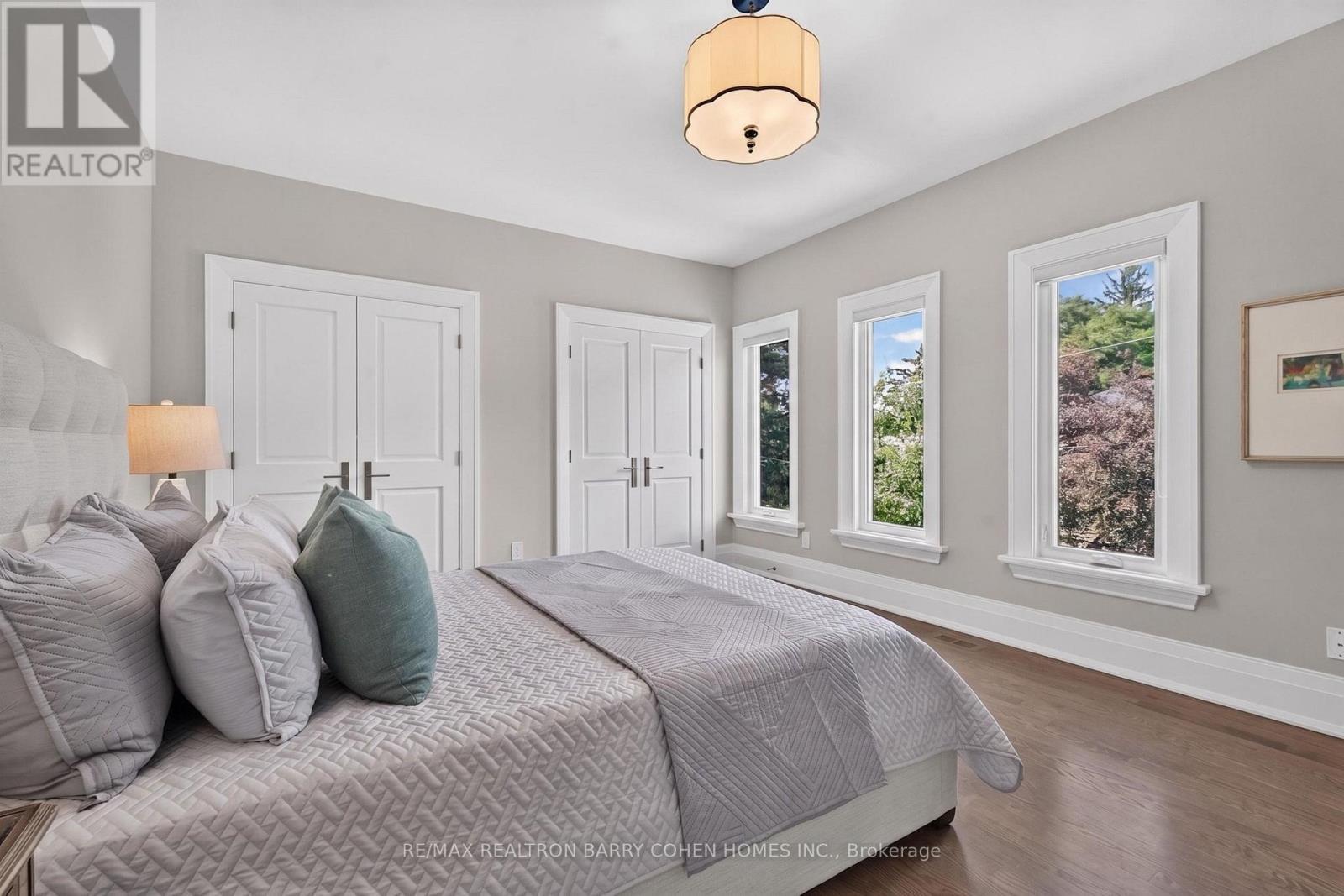 33 Munro Boulevard, Toronto, ON - Indoor Photo Showing Bedroom