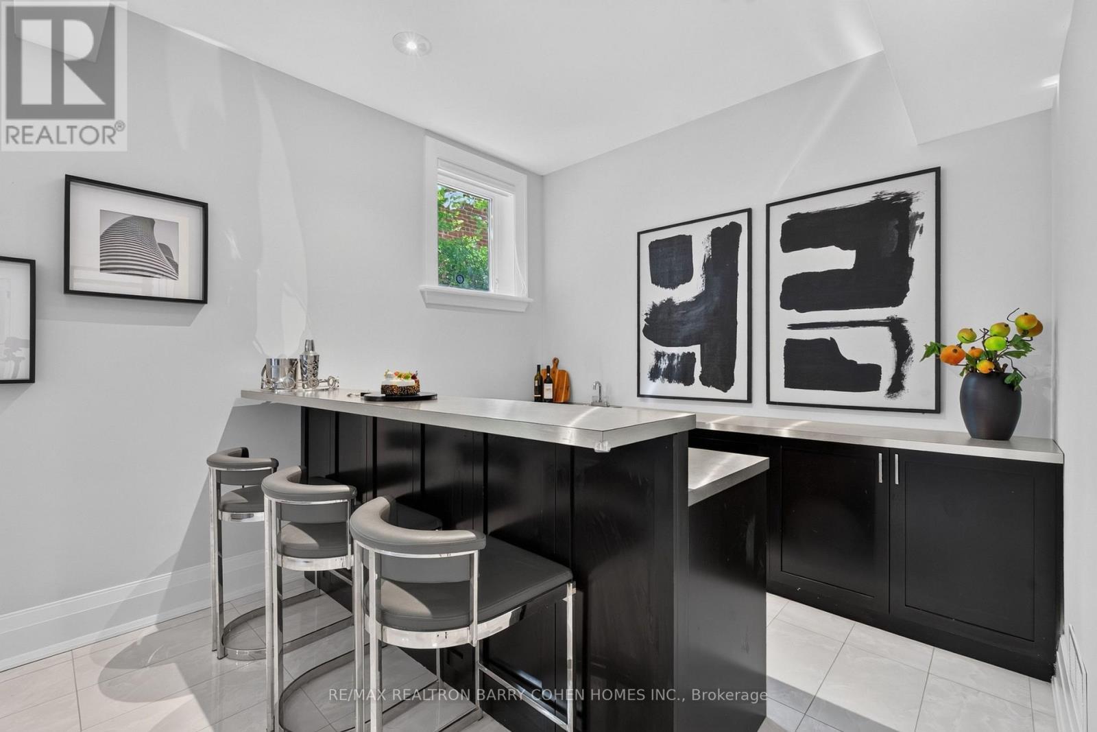33 Munro Boulevard, Toronto, ON - Indoor