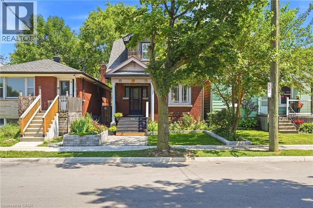 252 Fairfield Avenue, Hamilton, ON - Outdoor With Facade