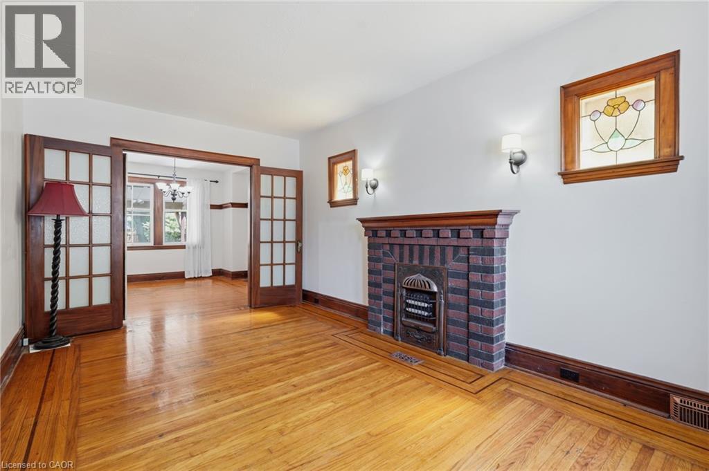 252 Fairfield Avenue, Hamilton, ON - Indoor With Fireplace