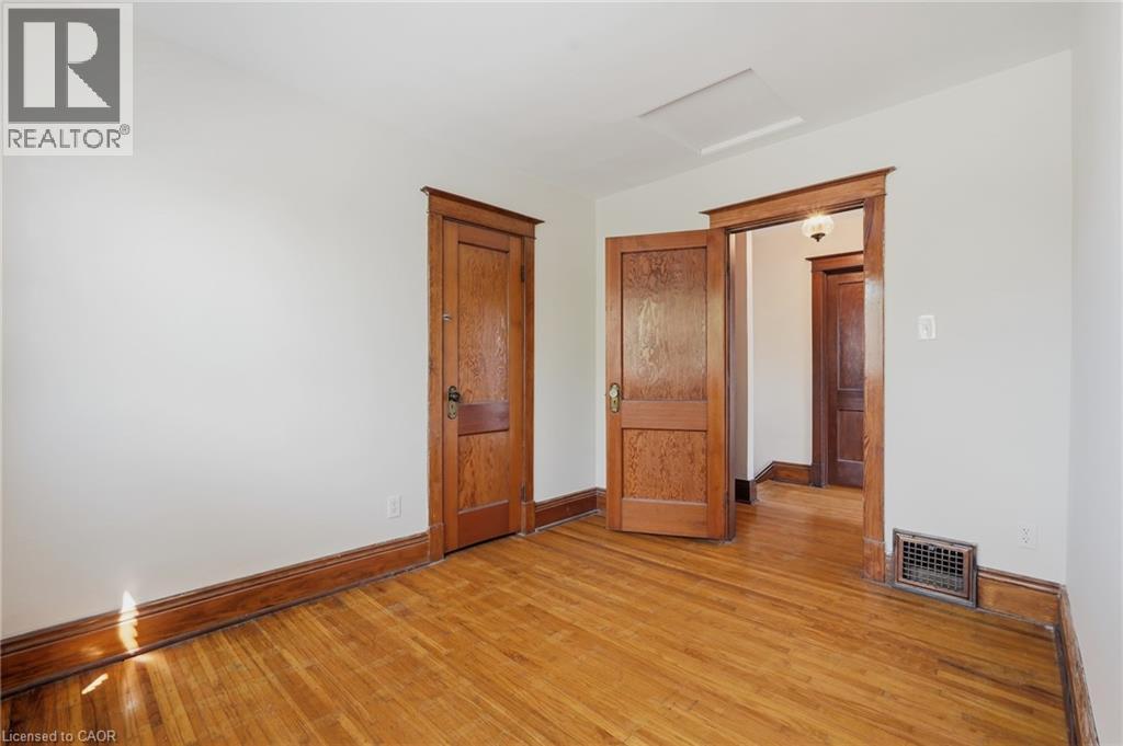252 Fairfield Avenue, Hamilton, ON - Indoor Photo Showing Other Room