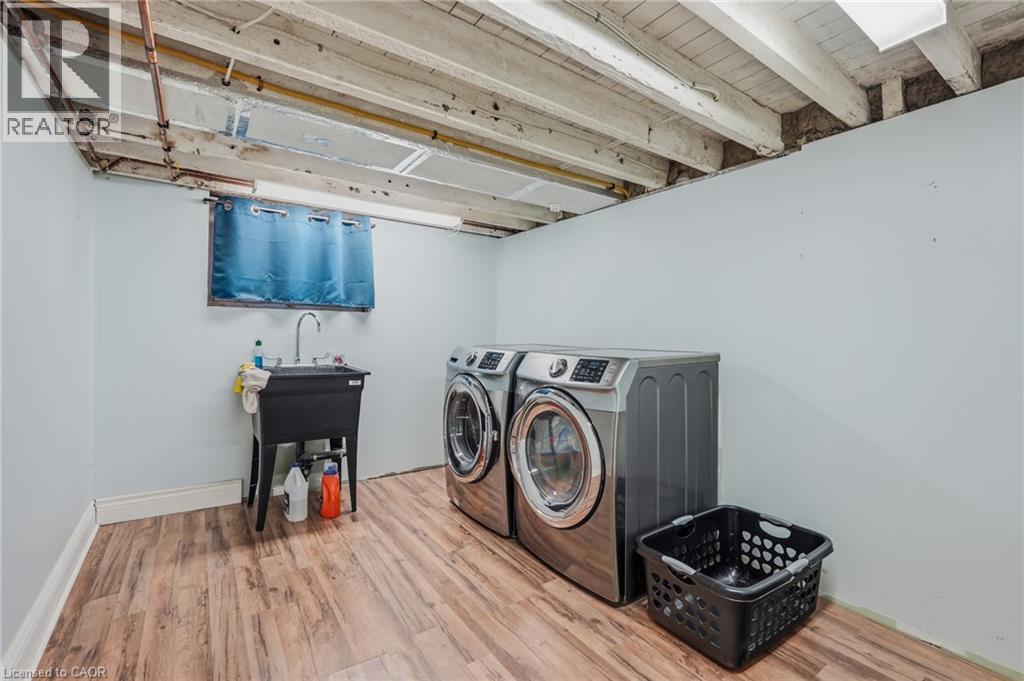252 Fairfield Avenue, Hamilton, ON - Indoor Photo Showing Laundry Room