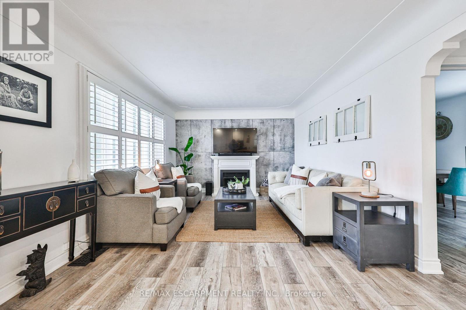 60 Galbraith Drive, Hamilton, ON - Indoor Photo Showing Living Room With Fireplace