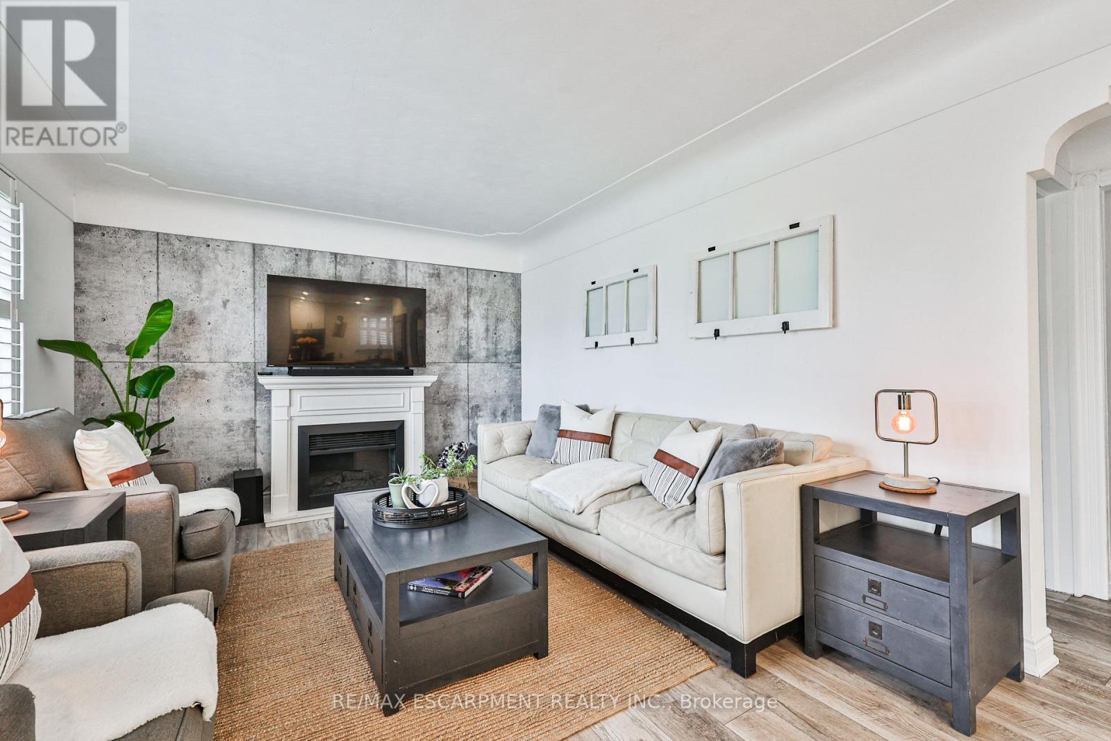 60 Galbraith Drive, Hamilton, ON - Indoor Photo Showing Living Room With Fireplace