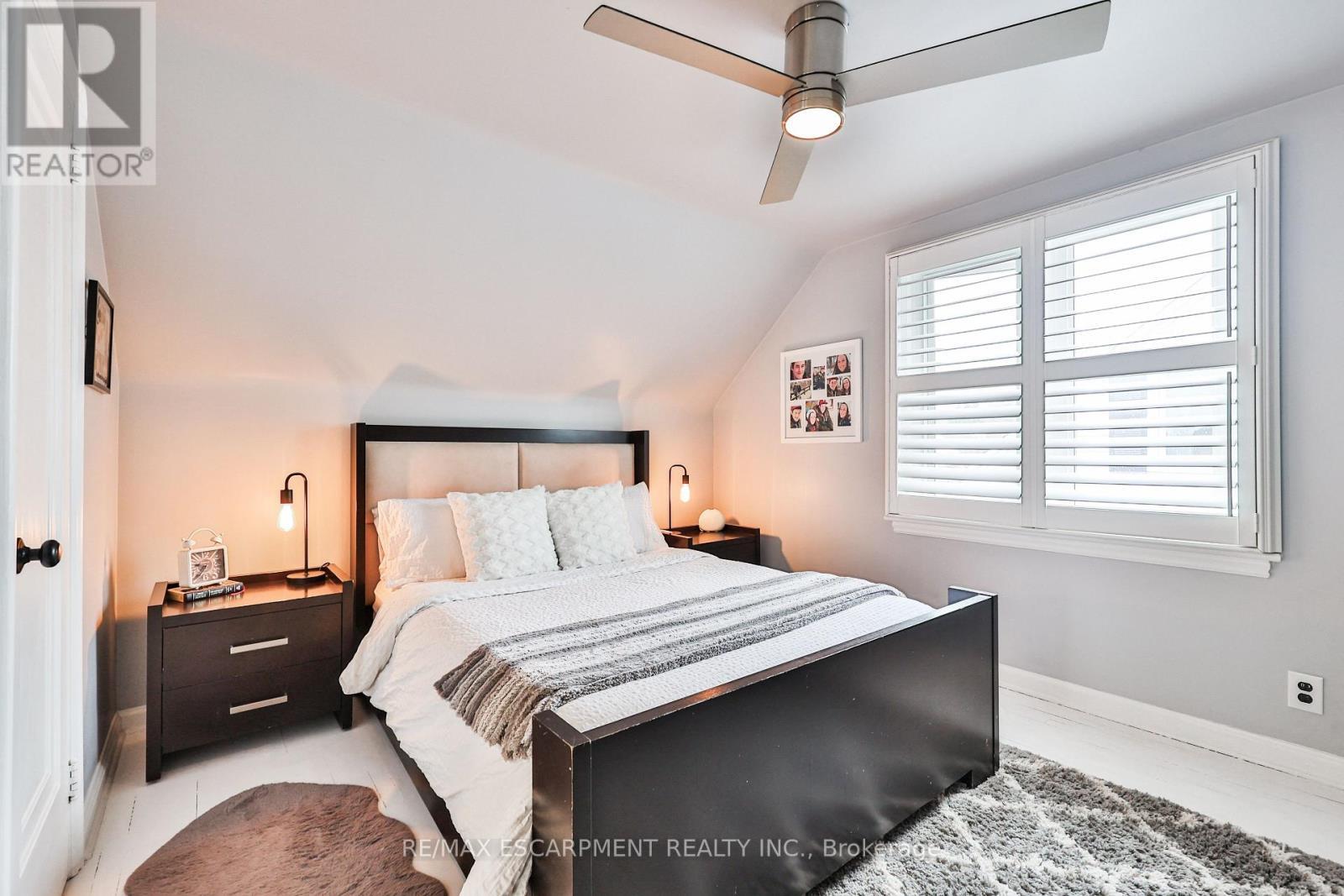 60 Galbraith Drive, Hamilton, ON - Indoor Photo Showing Bedroom