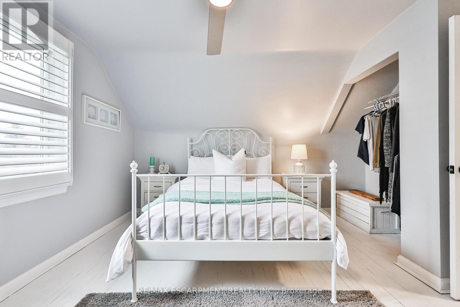 60 Galbraith Drive, Hamilton, ON - Indoor Photo Showing Bedroom