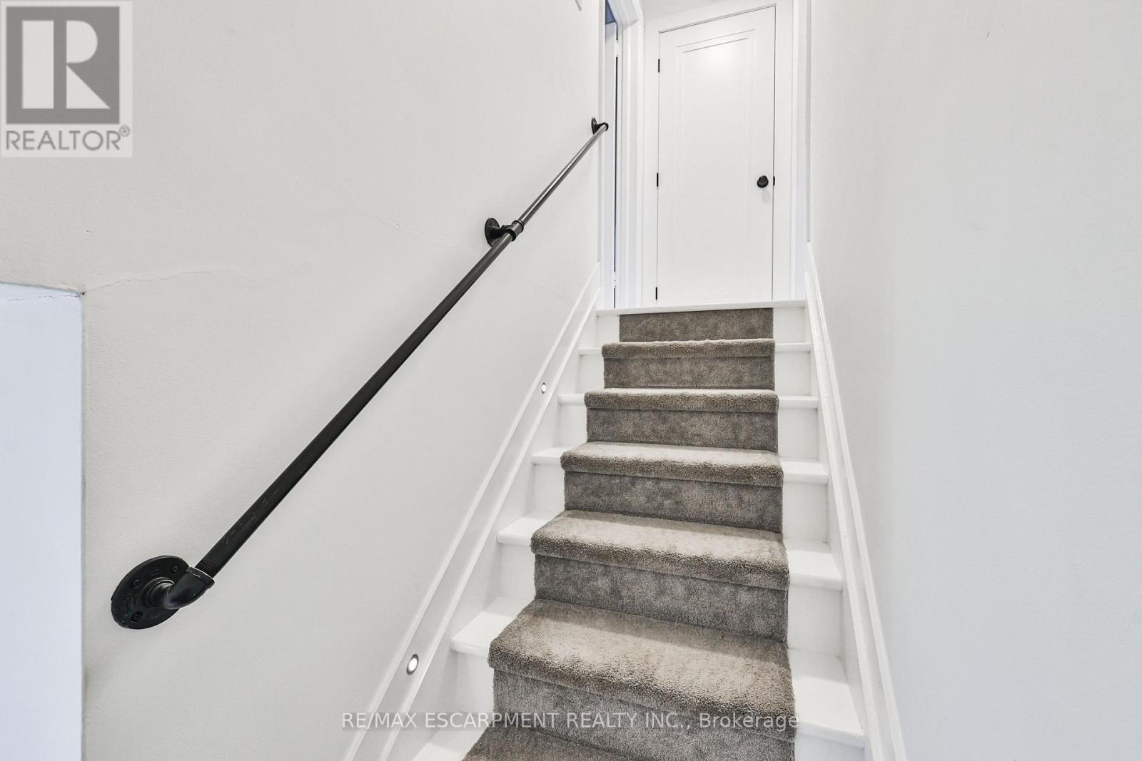 60 Galbraith Drive, Hamilton, ON - Indoor Photo Showing Other Room