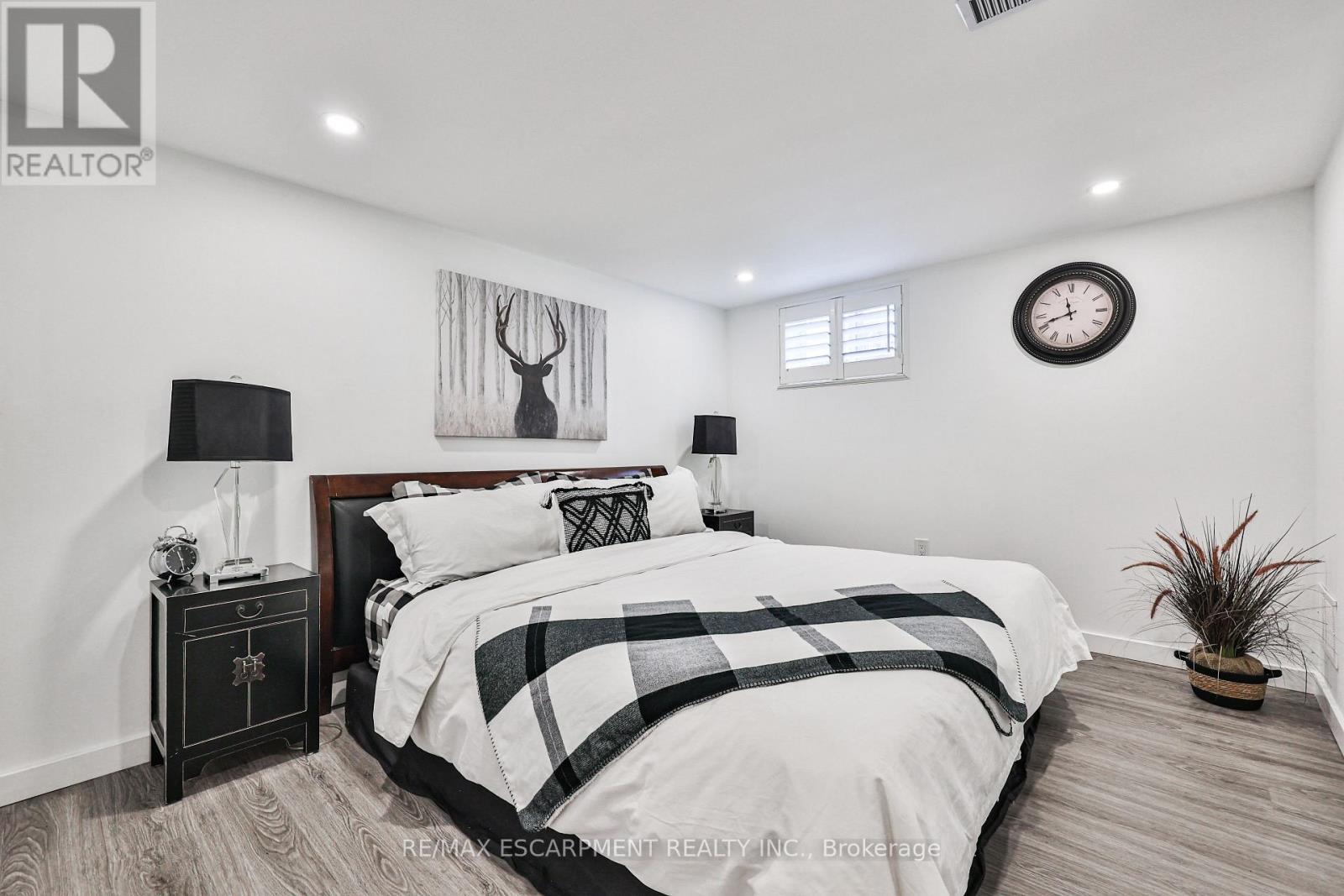 60 Galbraith Drive, Hamilton, ON - Indoor Photo Showing Bedroom