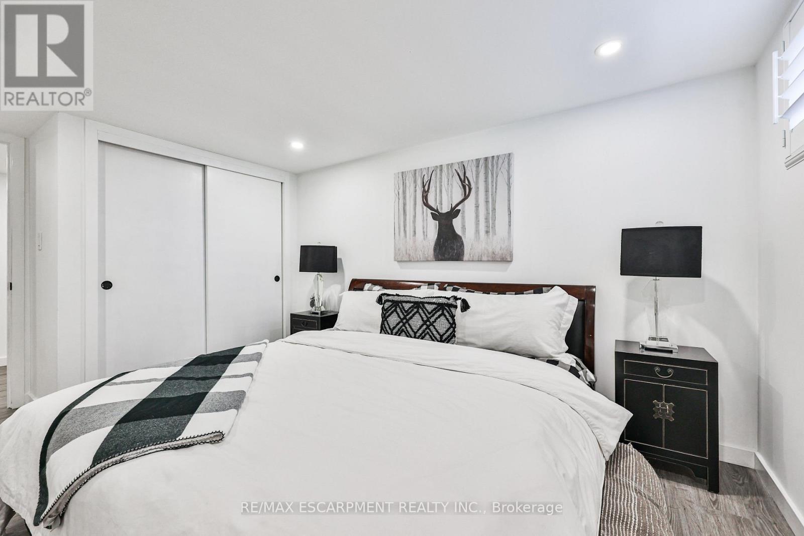 60 Galbraith Drive, Hamilton, ON - Indoor Photo Showing Bedroom