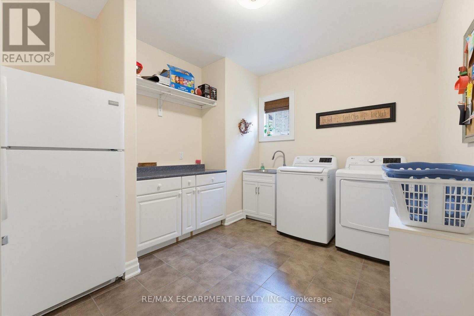 60 Donjon Boulevard, Norfolk, ON - Indoor Photo Showing Laundry Room
