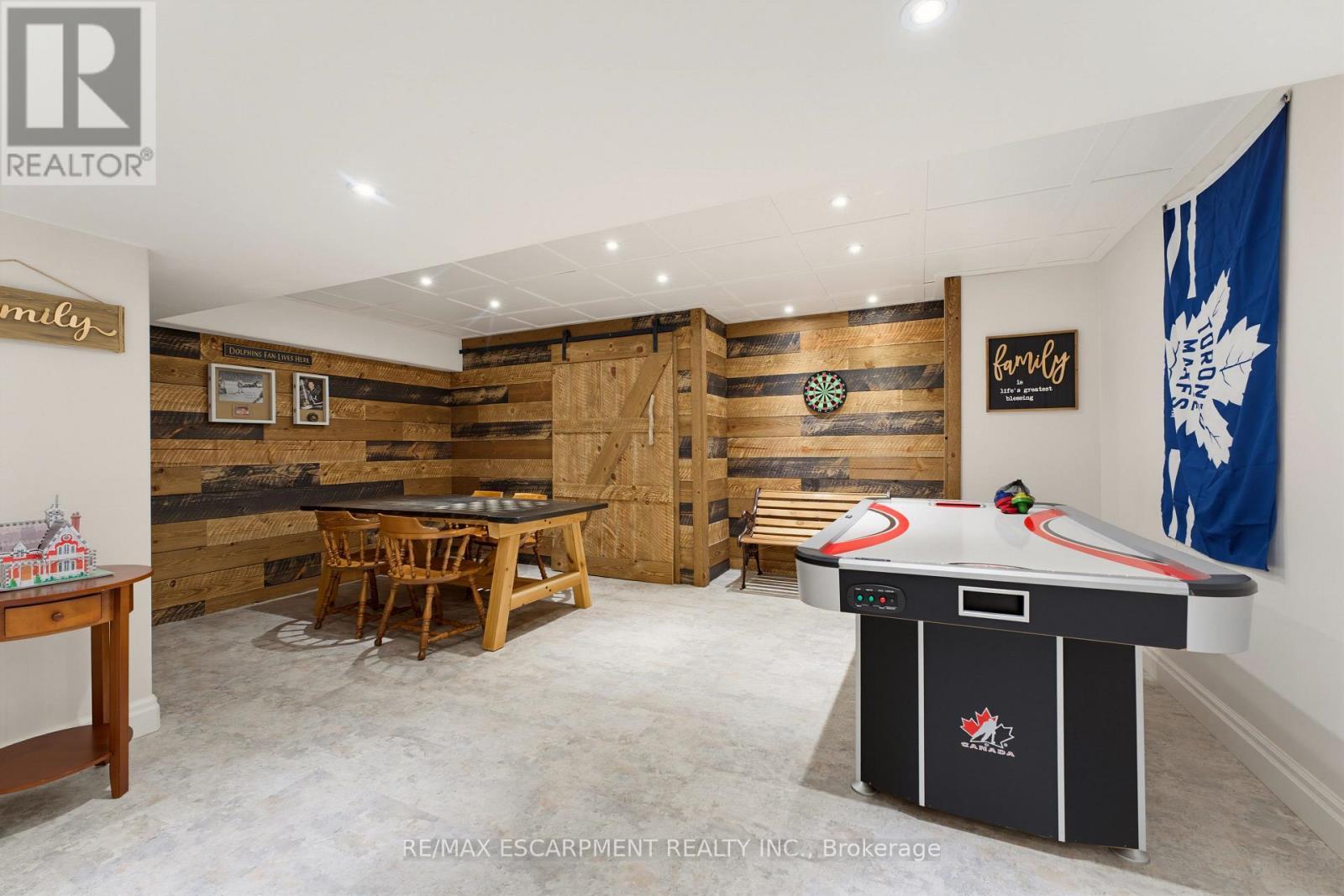 60 Donjon Boulevard, Norfolk, ON - Indoor Photo Showing Other Room